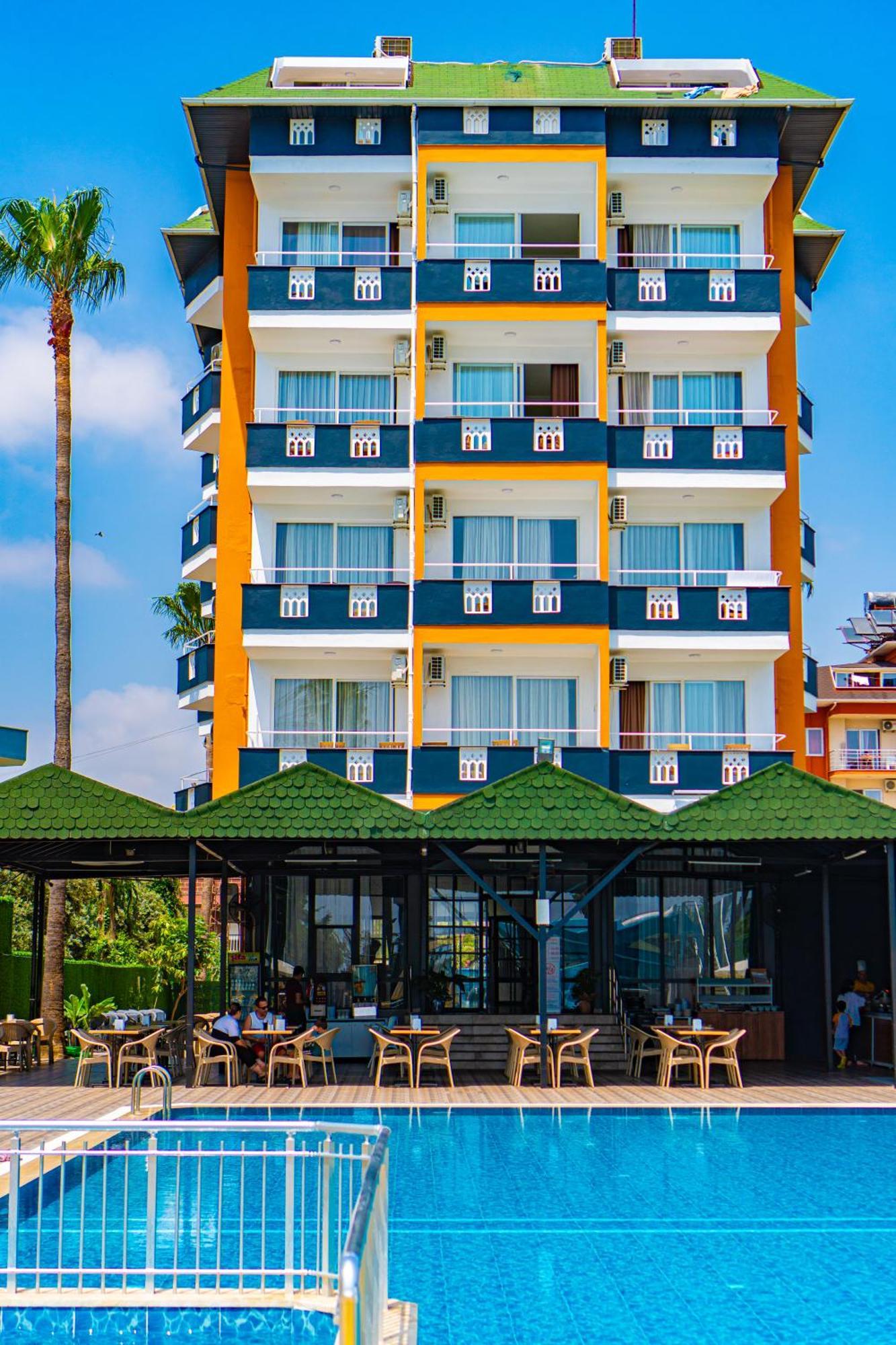 De Mare Family 3*